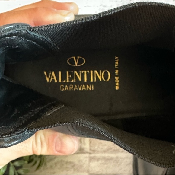VALENTINO Chelsea Boots Men’s 44 BeatleV logo Leather Black - Picture 3 of 8